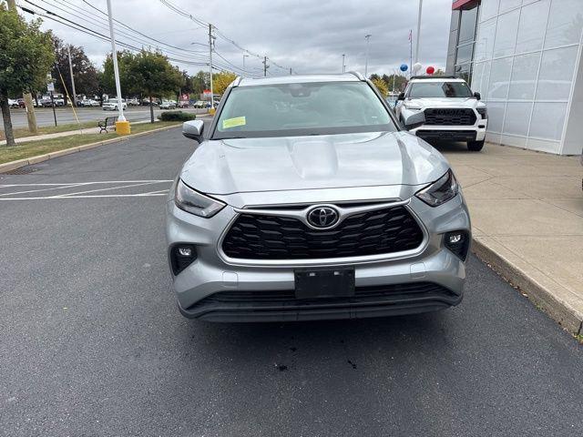 used 2022 Toyota Highlander car, priced at $36,878