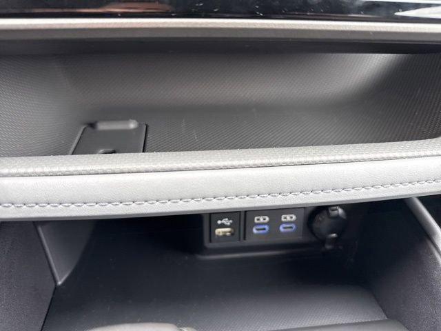 used 2022 Toyota Highlander car, priced at $36,878