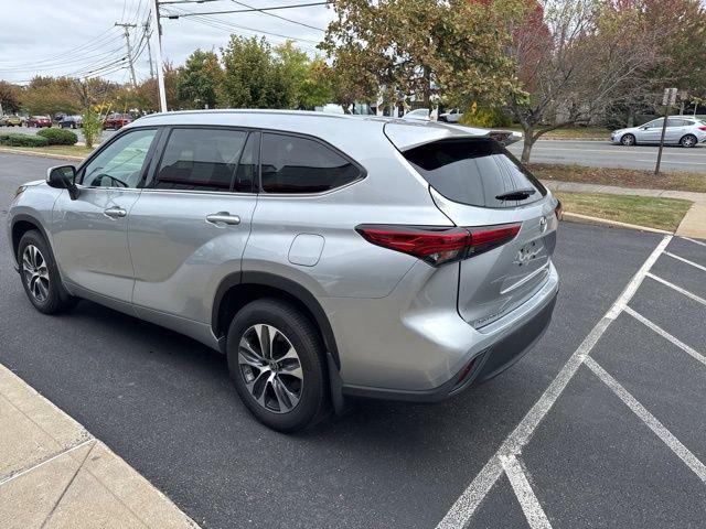 used 2022 Toyota Highlander car, priced at $36,878