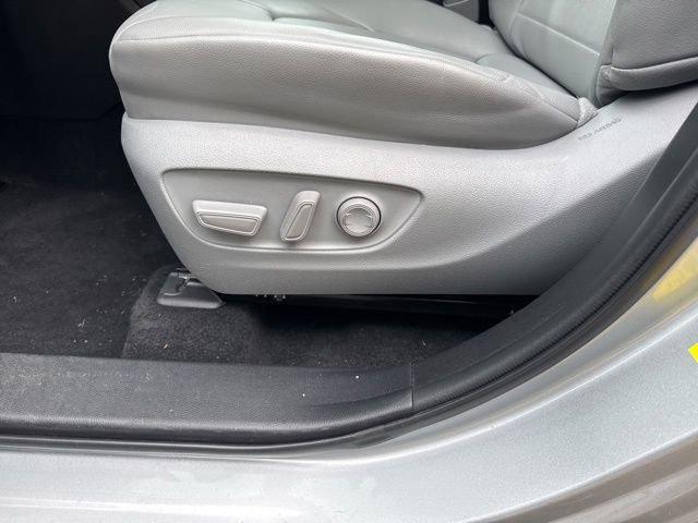 used 2022 Toyota Highlander car, priced at $36,878