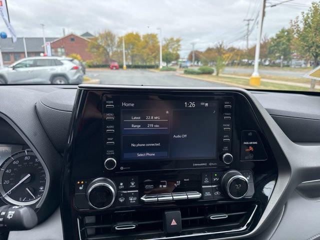 used 2022 Toyota Highlander car, priced at $36,878