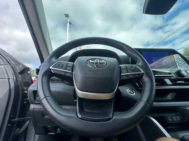 used 2024 Toyota Highlander car, priced at $37,745