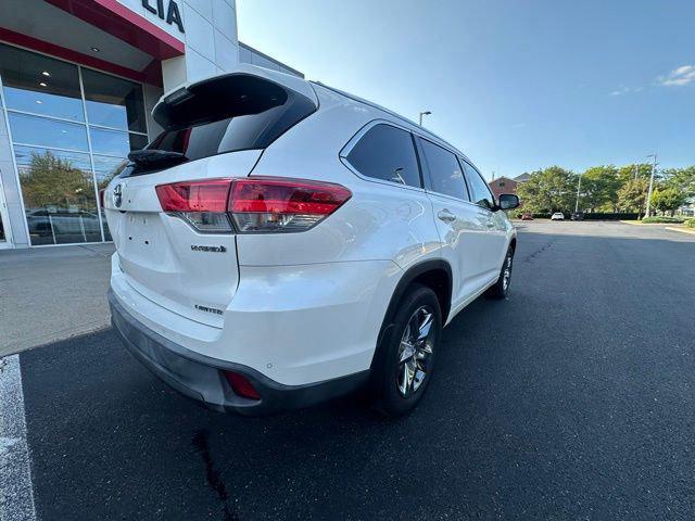 used 2019 Toyota Highlander Hybrid car, priced at $33,787