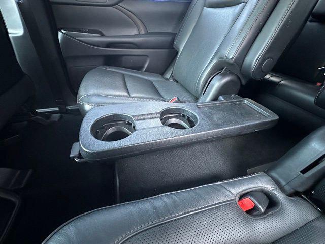 used 2019 Toyota Highlander Hybrid car, priced at $33,787