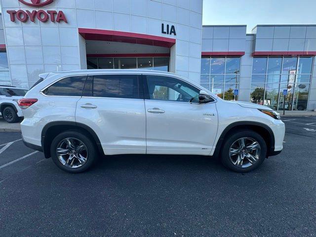 used 2019 Toyota Highlander Hybrid car, priced at $33,787
