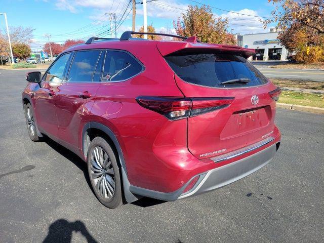 used 2022 Toyota Highlander car, priced at $39,898