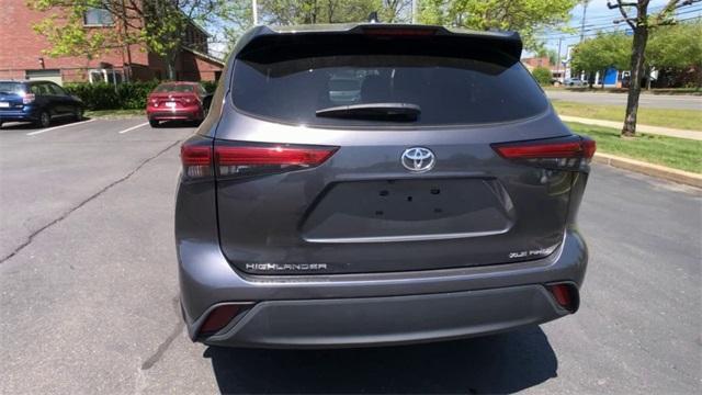 used 2022 Toyota Highlander car, priced at $35,499