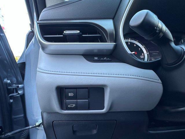 used 2022 Toyota Highlander car, priced at $35,455