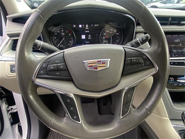 used 2021 Cadillac XT5 car, priced at $32,304