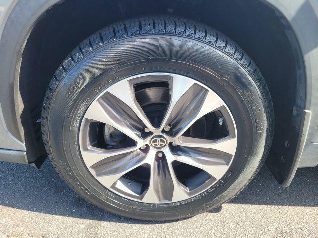 used 2022 Toyota Highlander car, priced at $33,887