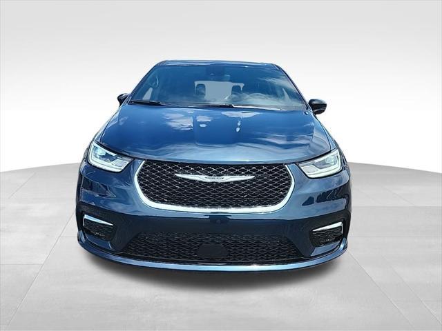 new 2025 Chrysler Pacifica car, priced at $43,112