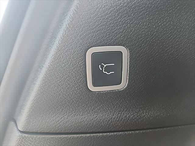 new 2025 Chrysler Pacifica car, priced at $43,112