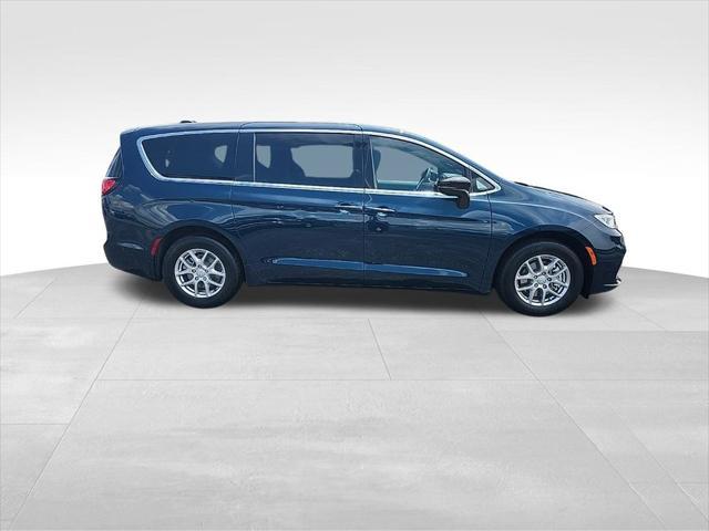 new 2025 Chrysler Pacifica car, priced at $43,112