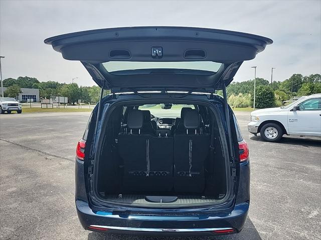new 2025 Chrysler Pacifica car, priced at $43,112
