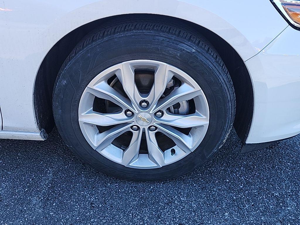 used 2024 Chevrolet Malibu car, priced at $18,995