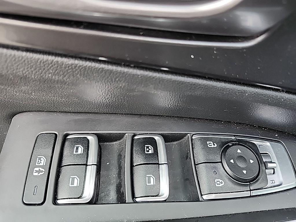 used 2023 Kia Sorento car, priced at $25,795