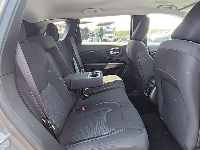 used 2021 Jeep Cherokee car, priced at $19,495