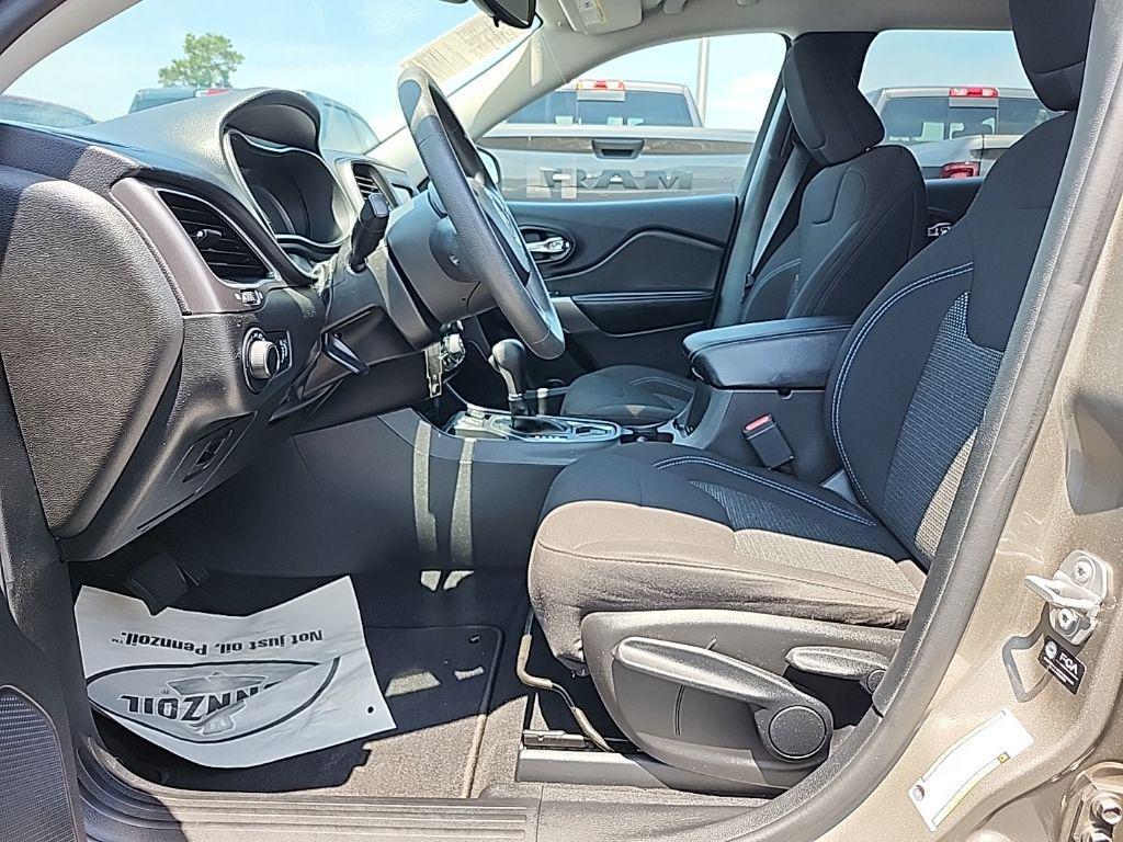 used 2021 Jeep Cherokee car, priced at $19,495