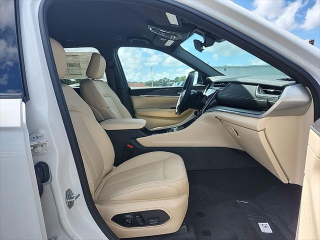 new 2025 Jeep Grand Cherokee car, priced at $41,332