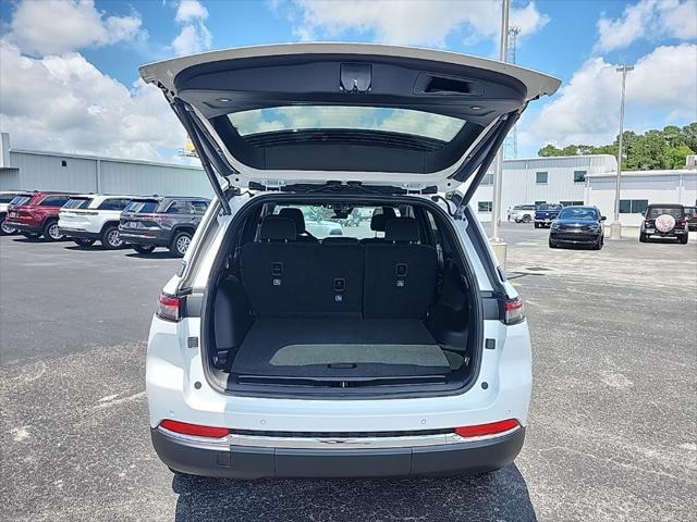 new 2025 Jeep Grand Cherokee car, priced at $40,906