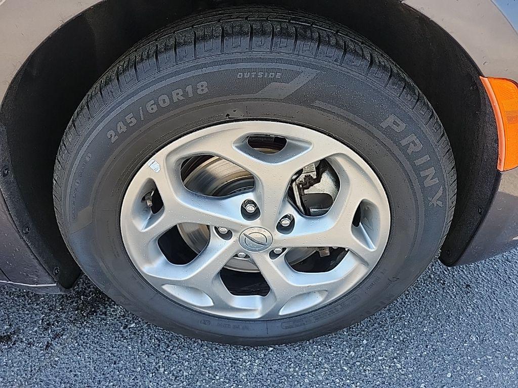 used 2023 Chrysler Pacifica car, priced at $26,900