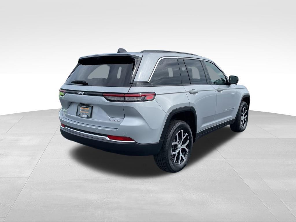 new 2025 Jeep Grand Cherokee car, priced at $45,306