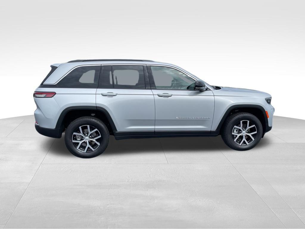 new 2025 Jeep Grand Cherokee car, priced at $45,306