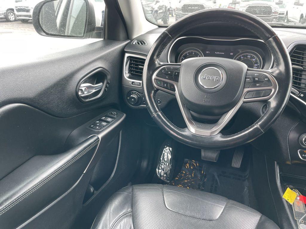 used 2020 Jeep Cherokee car, priced at $15,995