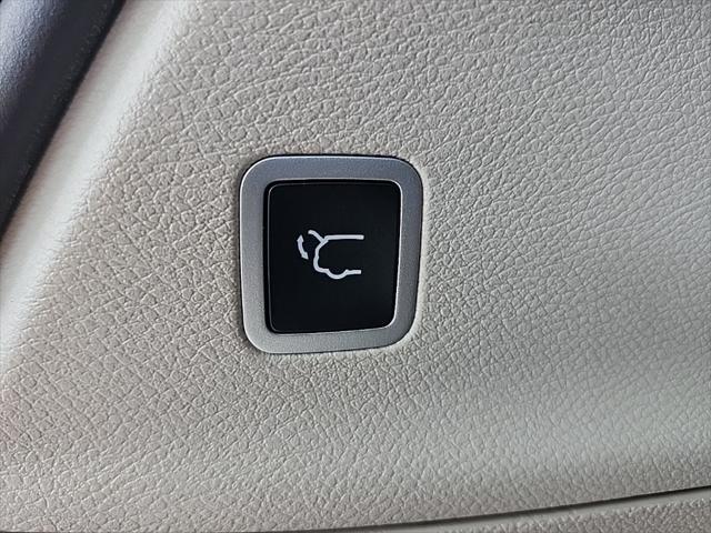 used 2021 Chrysler Pacifica Hybrid car, priced at $21,995