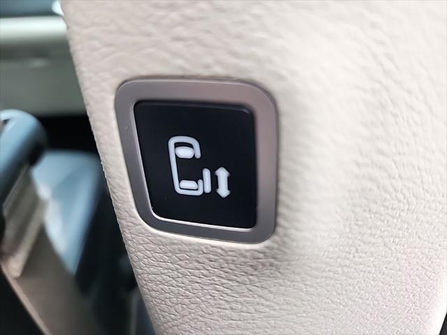 used 2021 Chrysler Pacifica Hybrid car, priced at $21,995