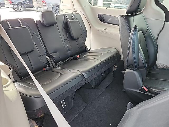 used 2021 Chrysler Pacifica Hybrid car, priced at $21,995