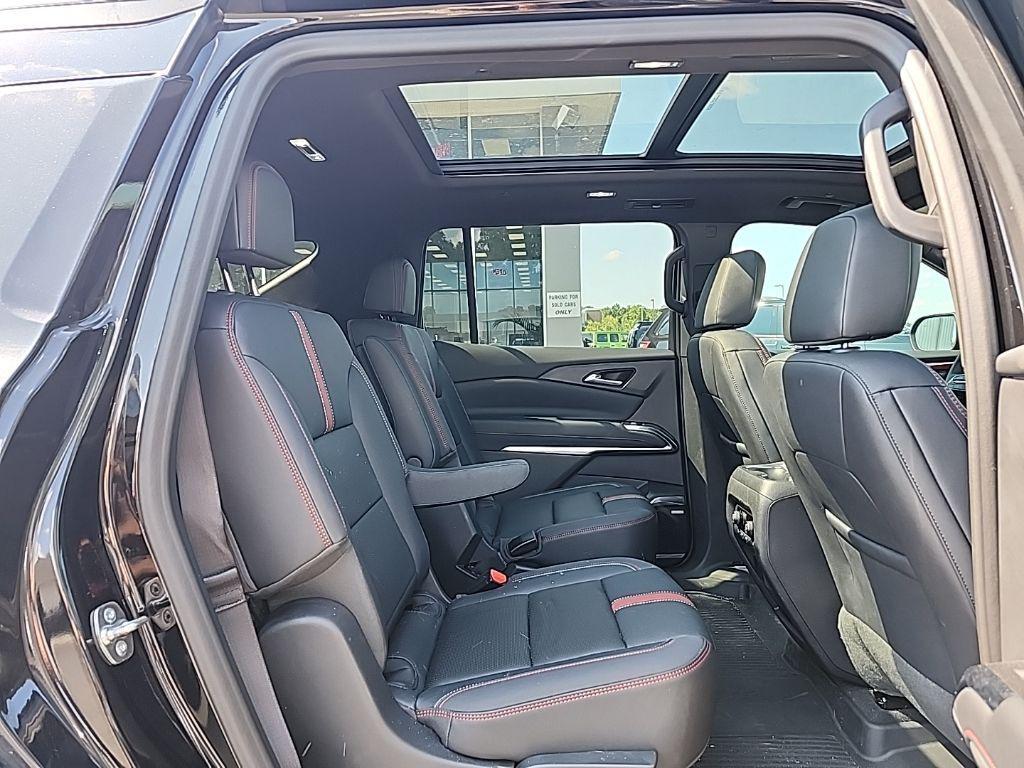 used 2024 Chevrolet Traverse car, priced at $50,995