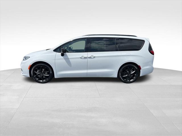 new 2024 Chrysler Pacifica car, priced at $49,415