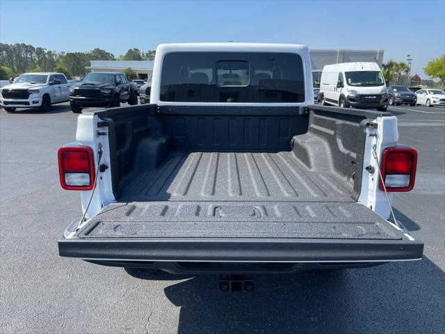 new 2025 Jeep Gladiator car, priced at $43,240