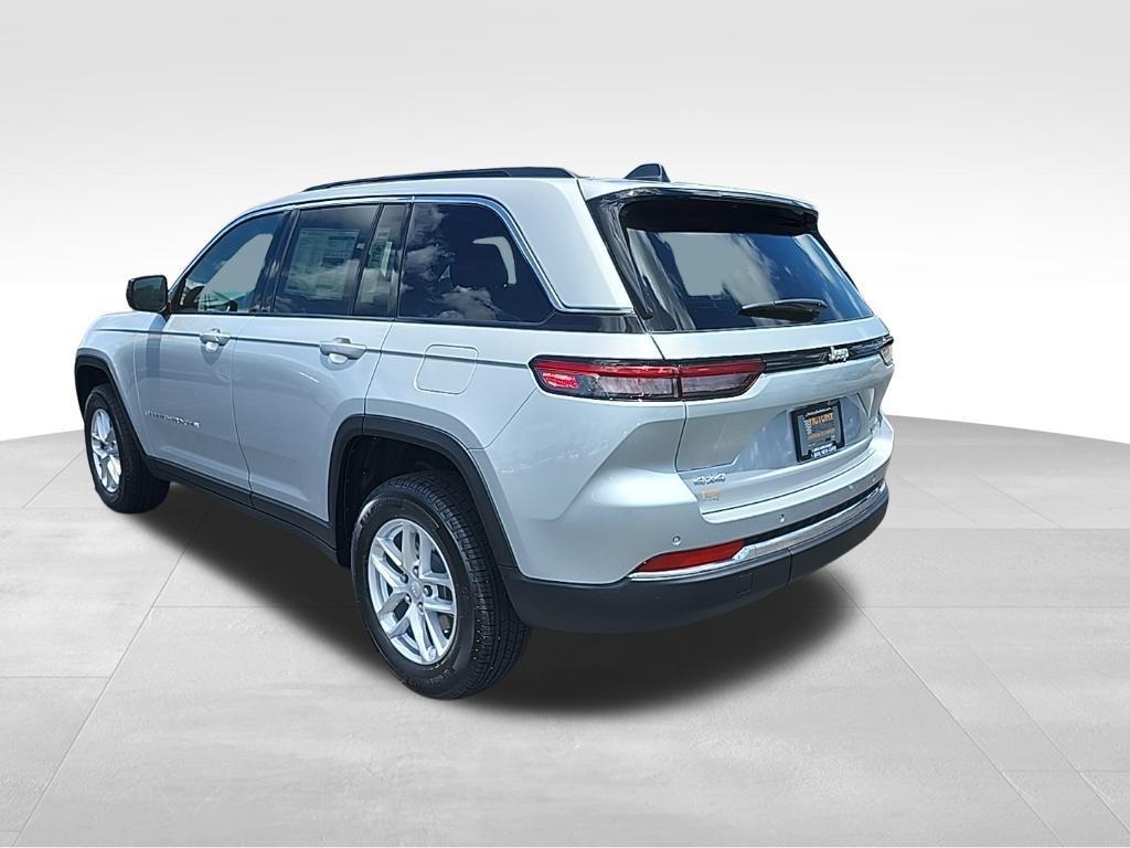 new 2025 Jeep Grand Cherokee car, priced at $40,174