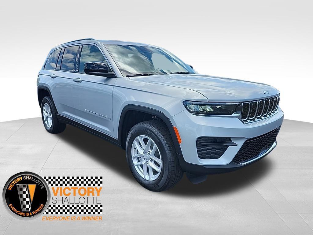 new 2025 Jeep Grand Cherokee car, priced at $40,174