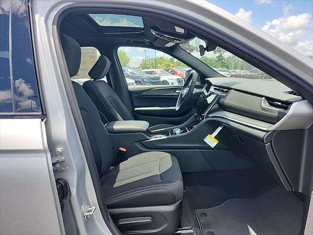 new 2025 Jeep Grand Cherokee car, priced at $41,415
