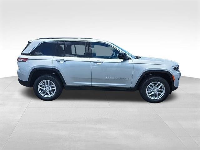 new 2025 Jeep Grand Cherokee car, priced at $41,415