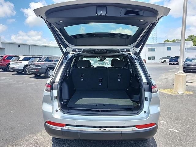 new 2025 Jeep Grand Cherokee car, priced at $41,415