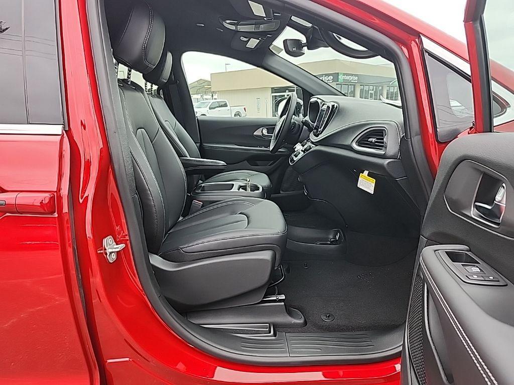 new 2026 Chrysler Pacifica car, priced at $42,509