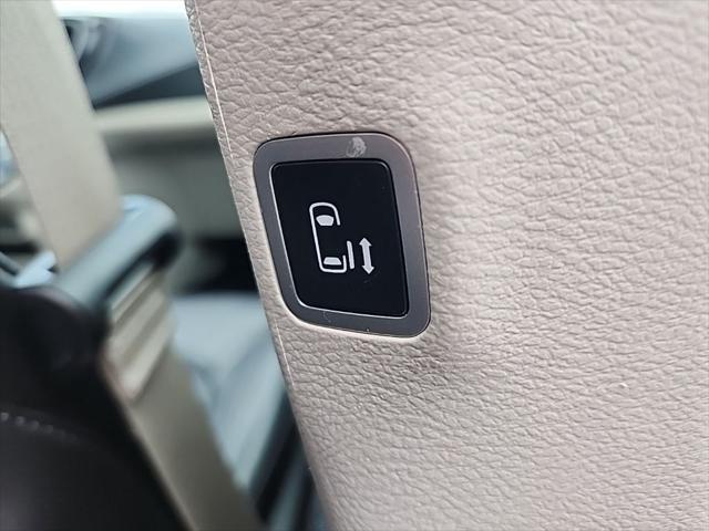 used 2023 Chrysler Pacifica Hybrid car, priced at $20,995
