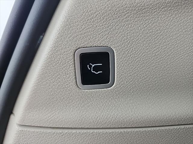 used 2023 Chrysler Pacifica Hybrid car, priced at $20,995