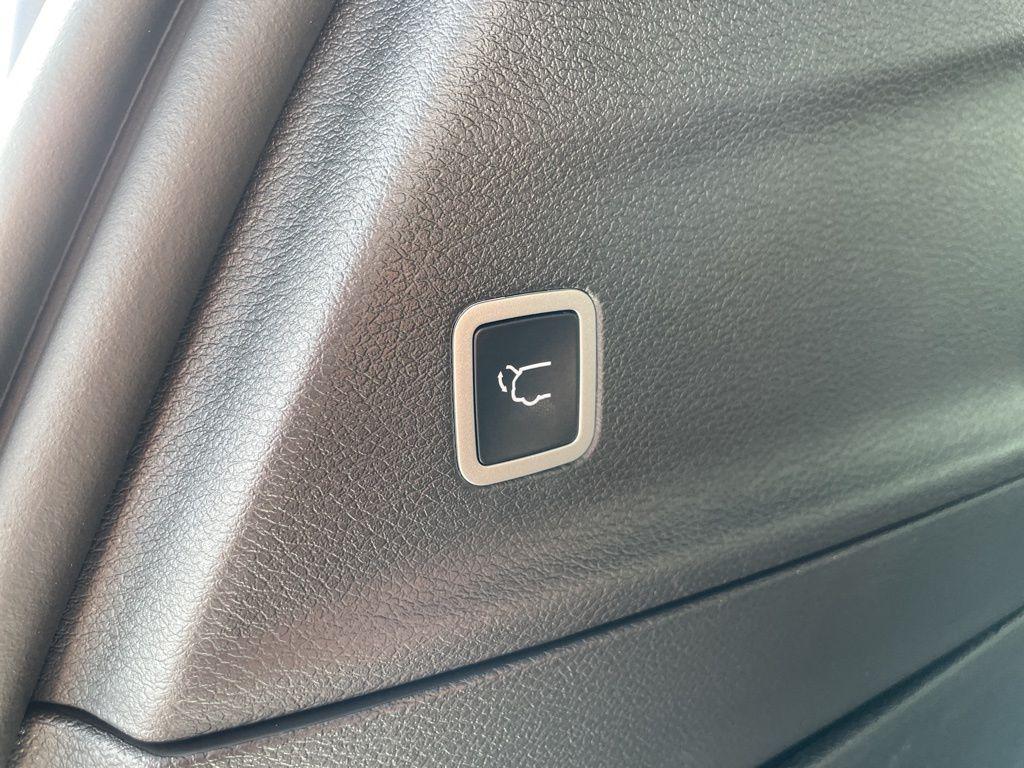 new 2026 Chrysler Pacifica car, priced at $42,081