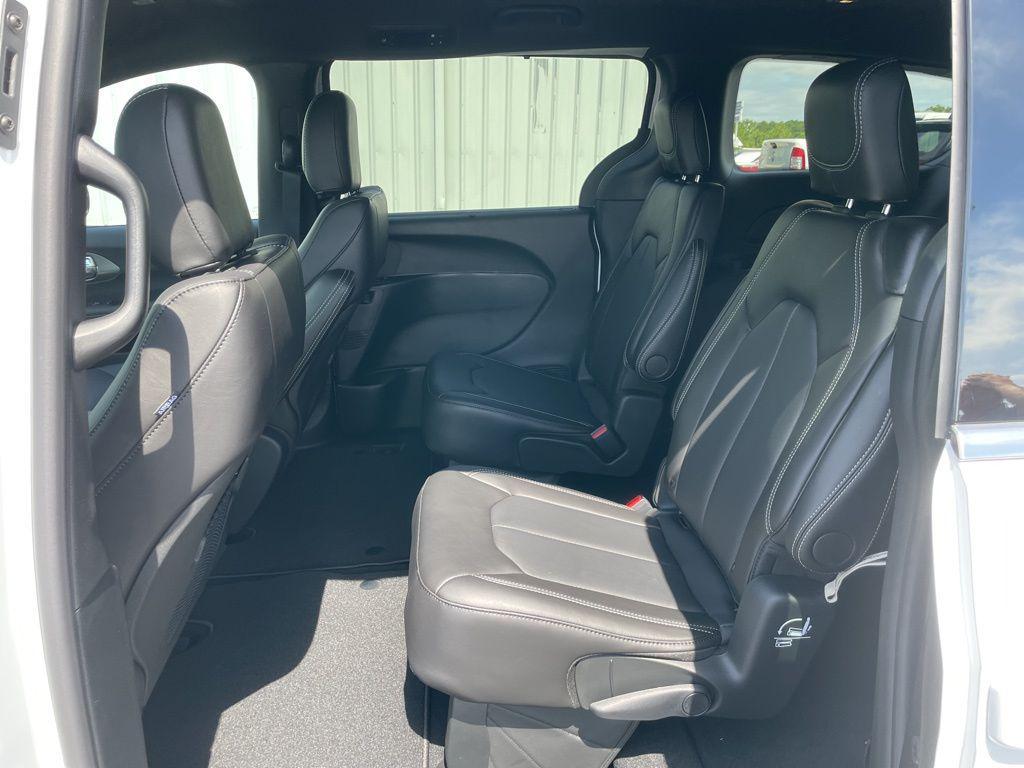 new 2026 Chrysler Pacifica car, priced at $42,081