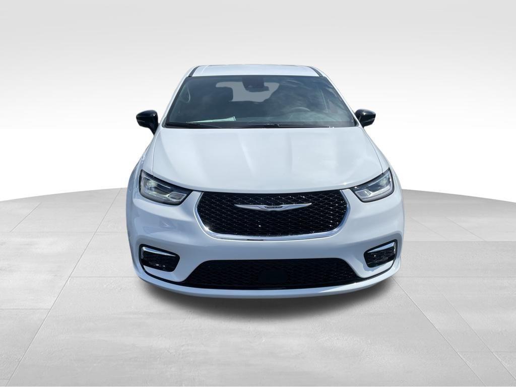 new 2026 Chrysler Pacifica car, priced at $42,081