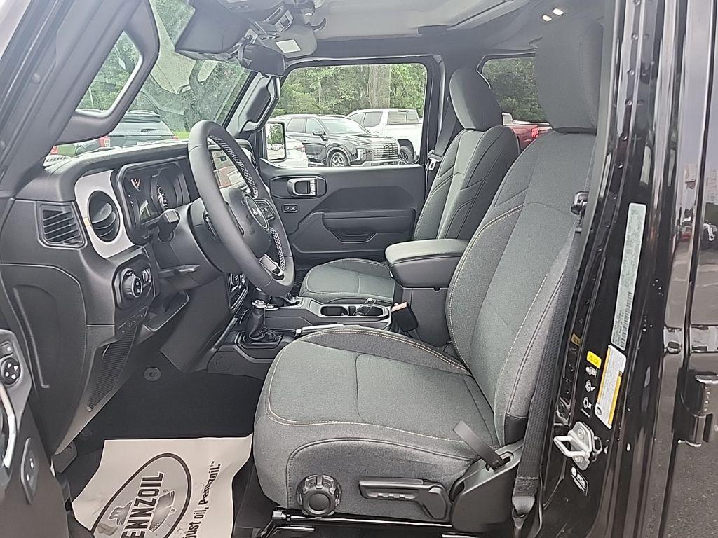 new 2025 Jeep Gladiator car, priced at $42,607
