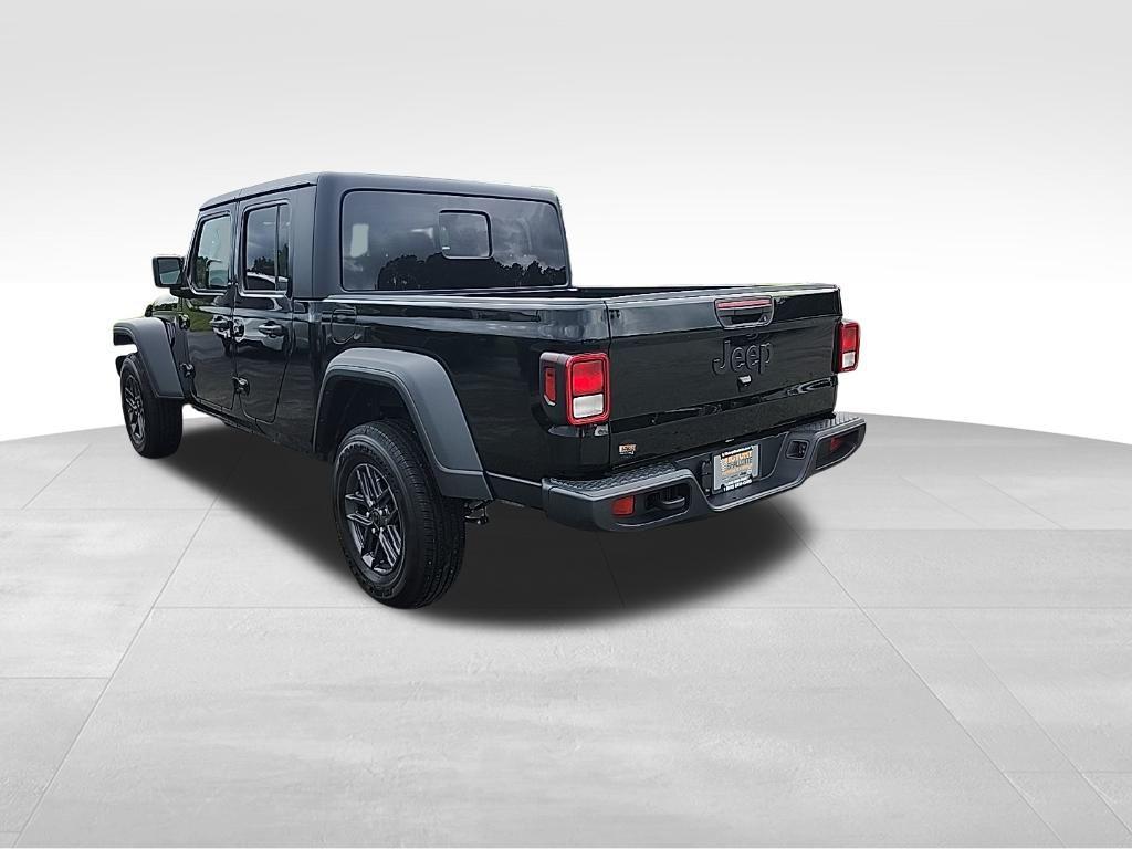 new 2025 Jeep Gladiator car, priced at $42,607