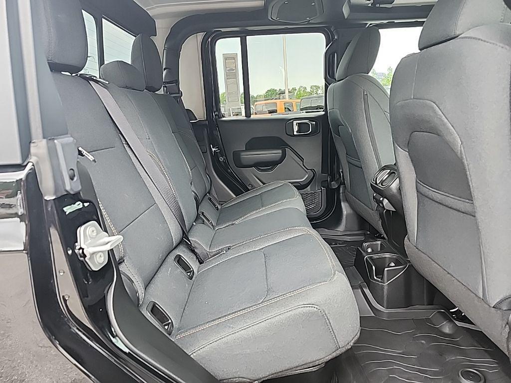 new 2025 Jeep Gladiator car, priced at $42,607