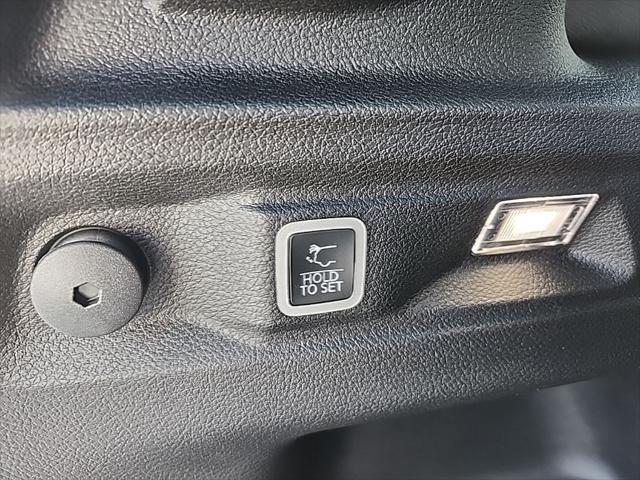 new 2025 Jeep Grand Cherokee car, priced at $48,552