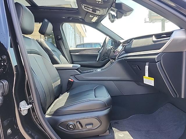 new 2025 Jeep Grand Cherokee car, priced at $48,552